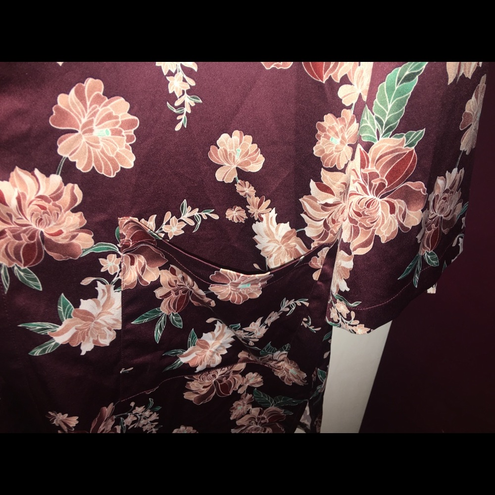 A New Day silky floral duster with pockets. - Picture 5 of 7